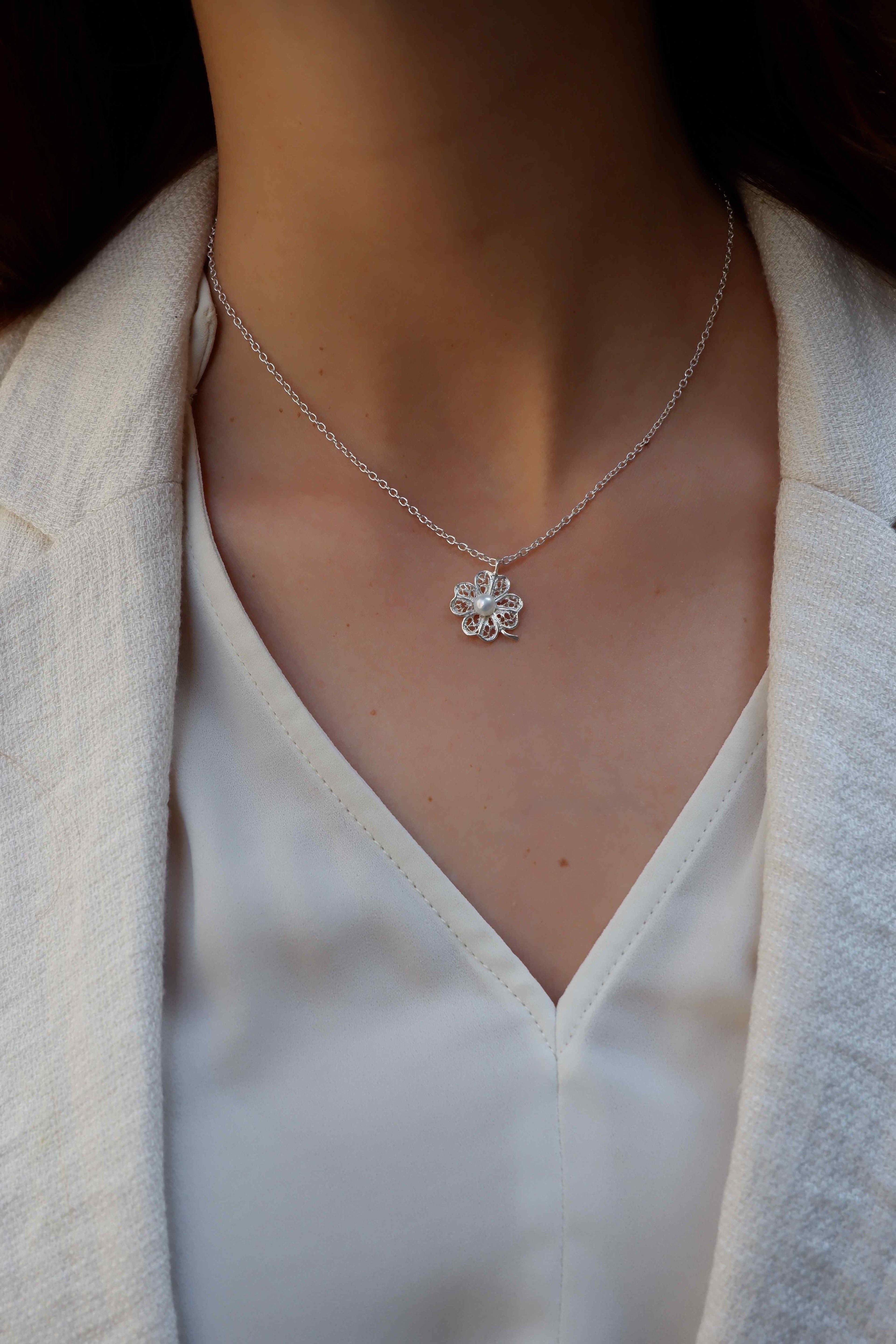 Clover with Pearl I