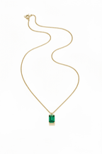 Bella I Colar Banhado em Ouro com Pedra Verde Esmeralda