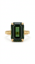 Bella III Anel Banhado em Ouro com Pedra Verde Esmeralda